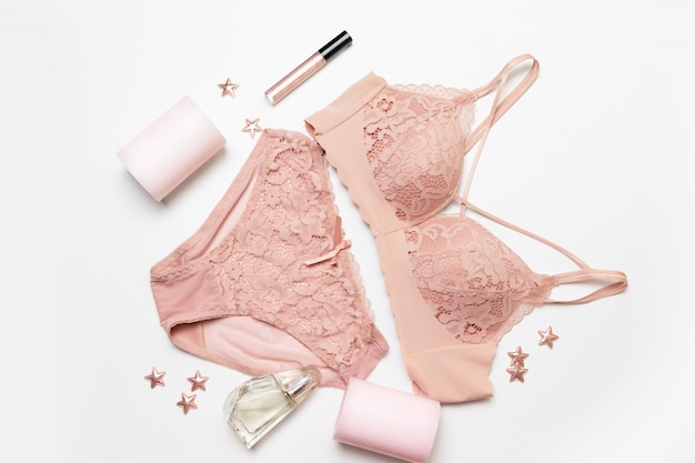 roupa rosa feminina