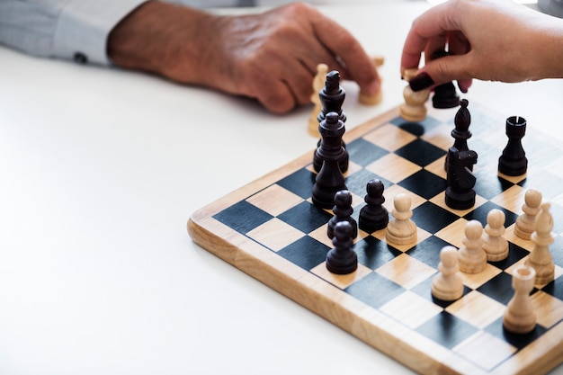 Conceito de estratégia de negócio de jogo de xadrez Foto gratuita
