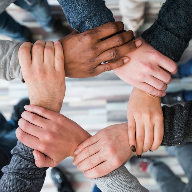 Conceito De Trabalho Em Equipe Com As Mãos Do Grupo De Pessoas | Baixar ...