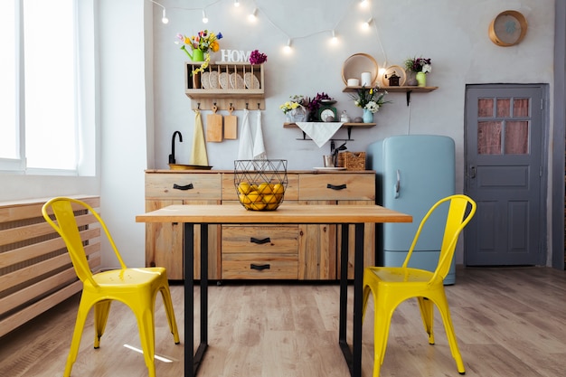 Cozinha e sala de jantar com estilo vintage Foto gratuita