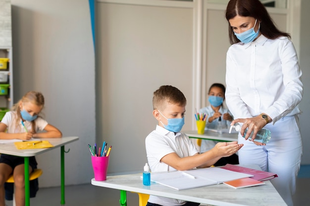 De volta às aulas em época de pandemia | Foto Grátis