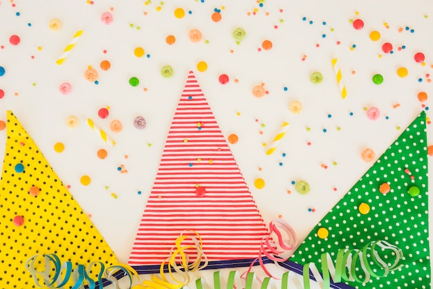Decoração de aniversário colorido Foto gratuita