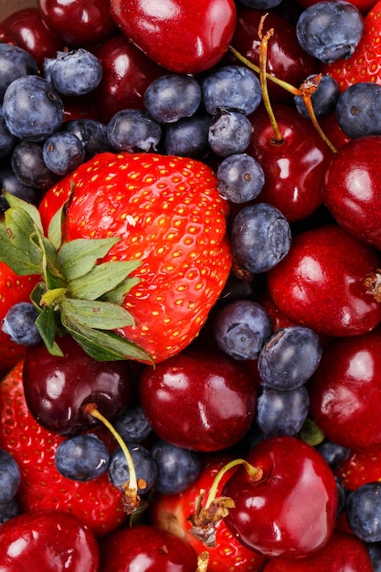 Deliciosas frutas na mesa Foto gratuita
