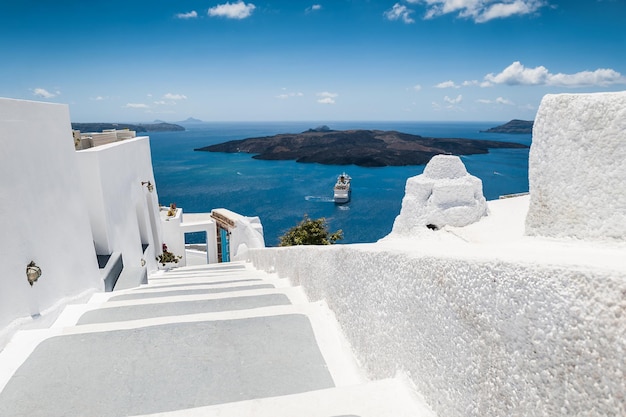 Escadas Que Conduzem Ao Mar Arquitetura Branca Na Ilha De Santorini