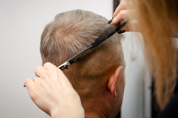 corte de cabelo para idoso masculino