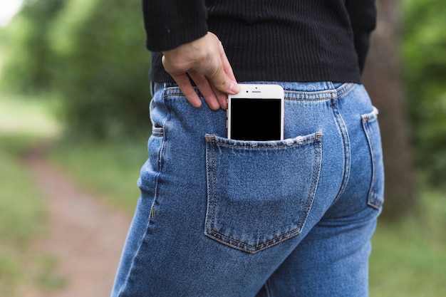 calça com bolso para celular feminina