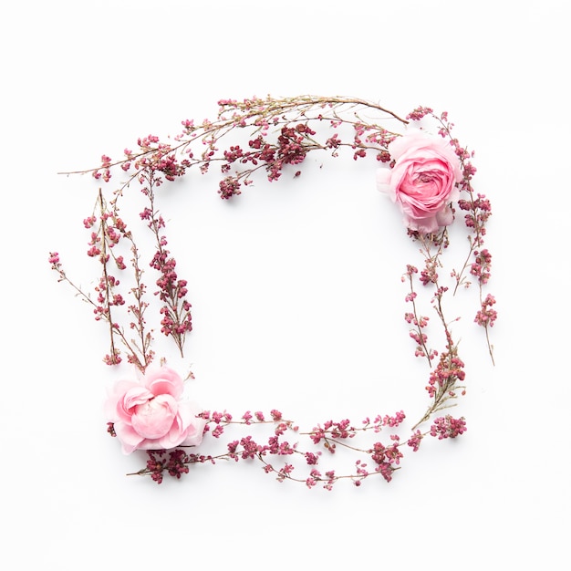 Flores de campo de forma quadrada e peônias Foto gratuita