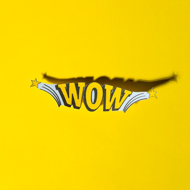 Letras cômicas wow no estilo retrô pop art com sombra Foto gratuita
