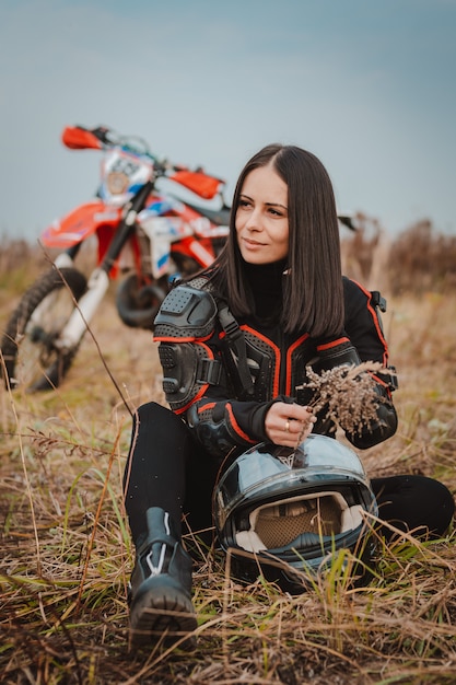 roupa de motociclista feminina