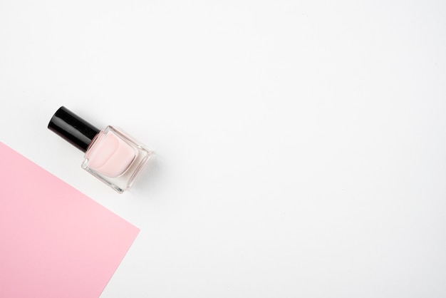 Lindo esmalte com espaço para texto Foto gratuita