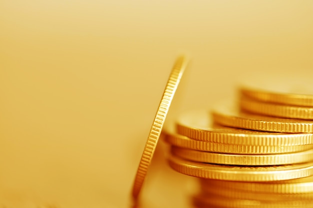 Linha, de, moedas, ligado, madeira, fundo, para, finanças Foto Premium