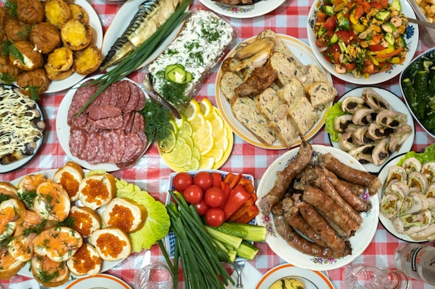 Muita Comida Diferente Na Mesa Do Banquete Um Grande N Mero De Pratos