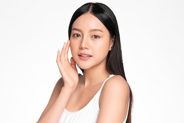 Mulher Jovem E Bonita Asiática Com Pele Limpa Fresca Cuidado Facial Tratamento Facial 0482