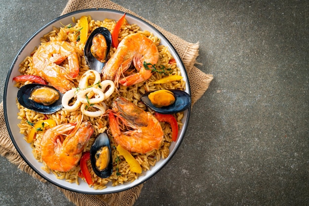 Paella De Frutos Do Mar Camar Es Mariscos Mexilh Es Em Arroz De