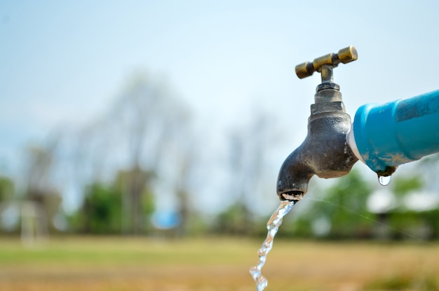 Resultado de imagem para AGUA NA TORNEIRA