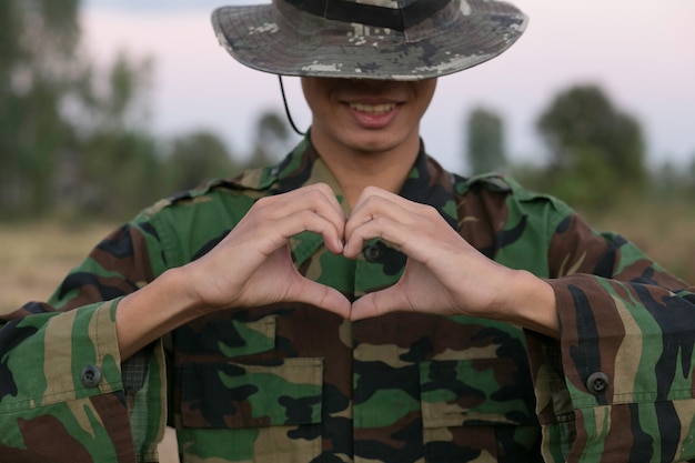 Símbolo militar do amor | Foto Premium