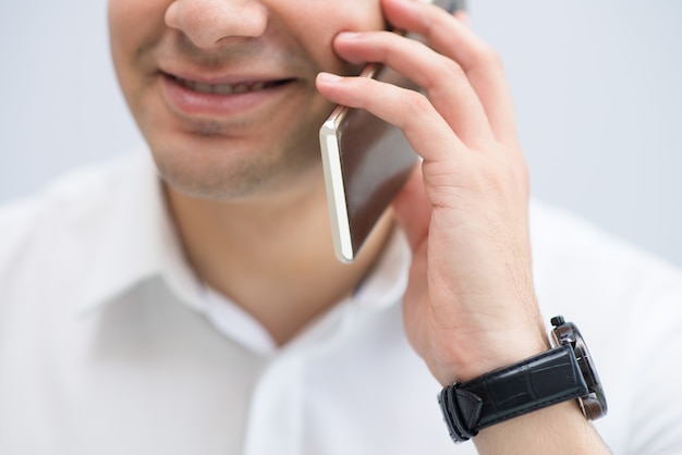 Sorrindo Jovem Homem Negócios Falando Por Telefone Móvel Foto Grátis 4823