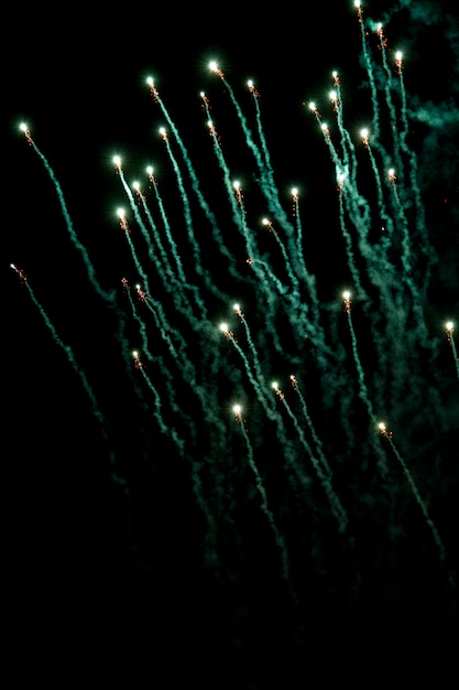 tipo de estrela cadente verde de fogos de artificio foto premium