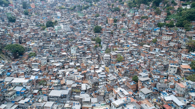 Vista aérea da favela da rocinha, a maior favela do brasil