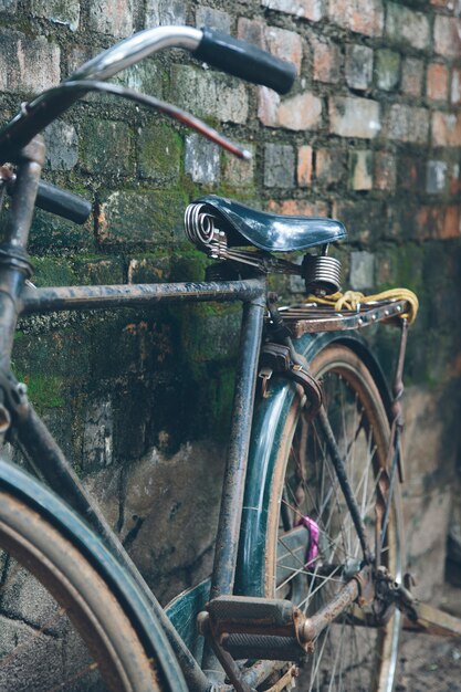 Altes fahrrad in kerala, indien PremiumFoto