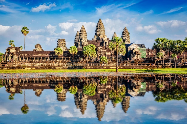 39+  Fakten über  Angkor Wat Kambodscha: Bayon temple, angkor wat, siem reap, cambodia (january 2005).