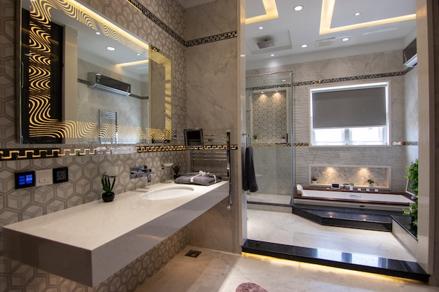 Badezimmer mit modernem design | Premium-Foto
