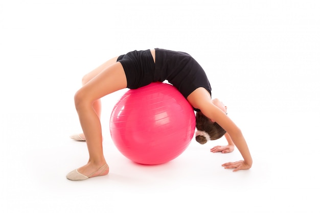 Ball-kindermädchen-übungstraining der eignung fitball schweizer Premium Fotos