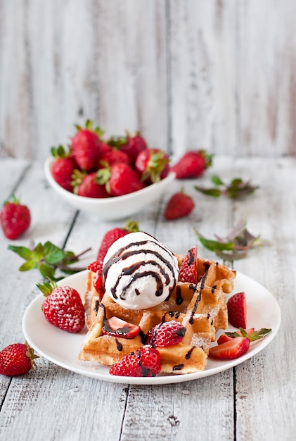 Belgische Butterwaffeln Mit Erdbeeren - Rezepte Suchen