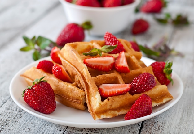 Belgische Butterwaffeln Mit Erdbeeren - Rezepte Suchen