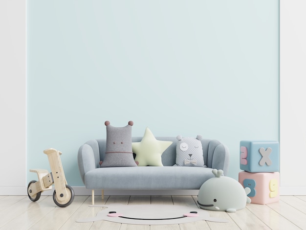 Blaues Sofa Und Puppe Niedliche Kissen Im Eleganten Kinderzimmer Mit Modellwand Premium Foto