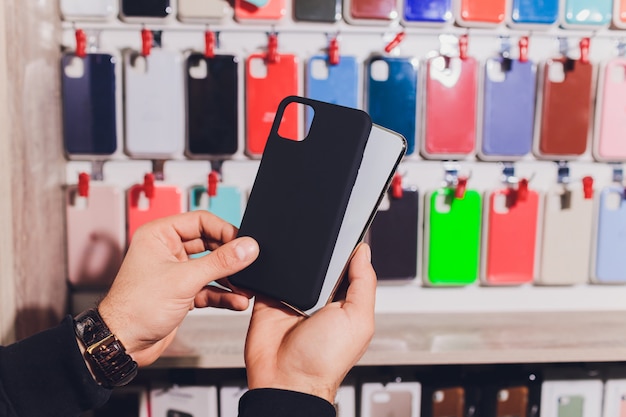 Bunte Telefonkasten Fur Verkauf In Den Handy Speichern Premium Foto