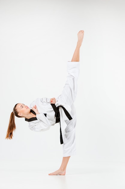 Das Karate Mädchen Mit Dem Schwarzen Gürtel Kostenlose Foto 