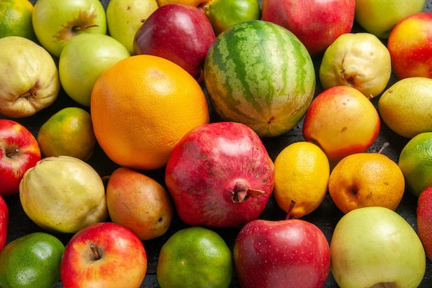 Draufsicht frisches obst zusammensetzung äpfel birnen und mandarinen