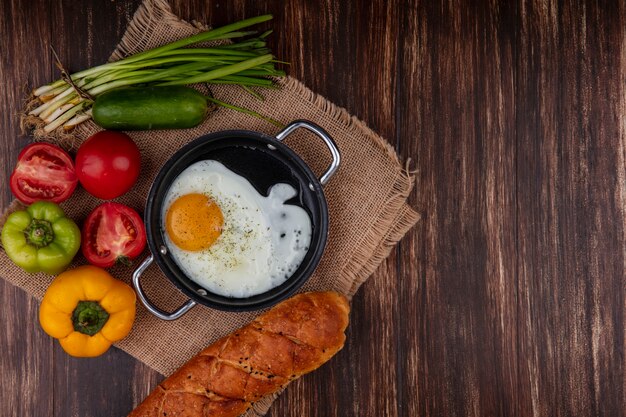 Tunesische Spiegeleier Mit Paprika Und Tomaten Tastira — Rezepte Suchen