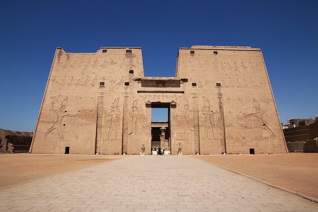 Premium Foto Edfu Tempel Auf Dem Nil In Agypten