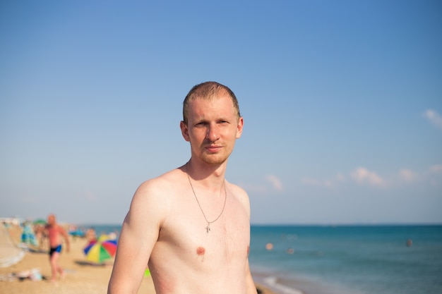 Manner nackt am strand