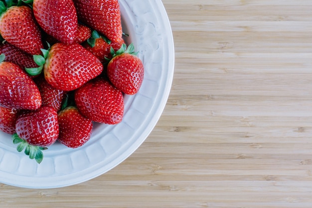 Erdbeeren zum frühstück | Kostenlose Foto