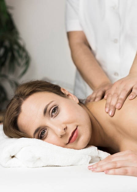 Massage Frau