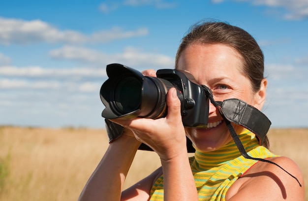 Frau Fotograf Mit Kamera Kostenlose Foto 