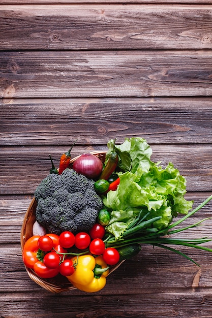 Frisches gemüse und grün, gesundes leben und essen ...