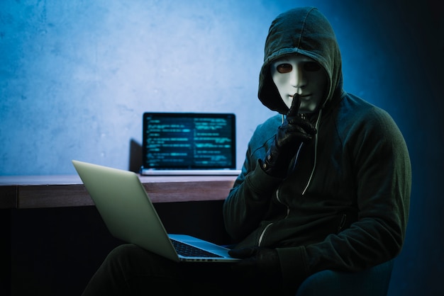 Download Hacker mit laptop | Kostenlose Foto