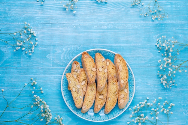 Italienische toskanische traditionelle kekse cantuccini mit mandeln ...