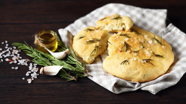 Italienisches traditionelles brot. | Premium-Foto