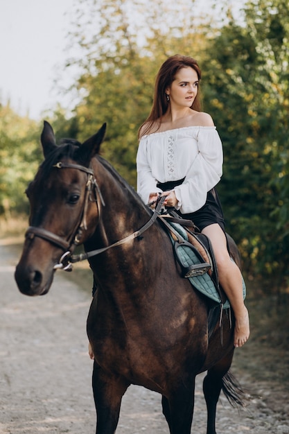 Pferd frau bilder auf Hübsche Frauen