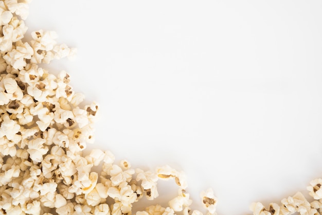 Kinokonzept mit popcornhintergrund Kostenlose Fotos