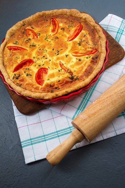 Leckerer kuchen auf teller. | Kostenlose Foto