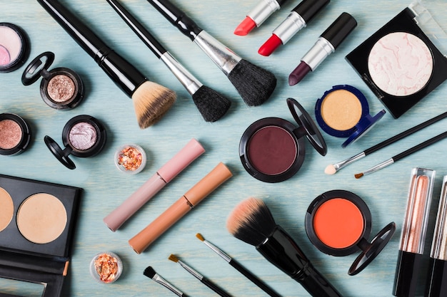Legen sie aus riesigen dekorativen kosmetik-set Kostenlose Fotos