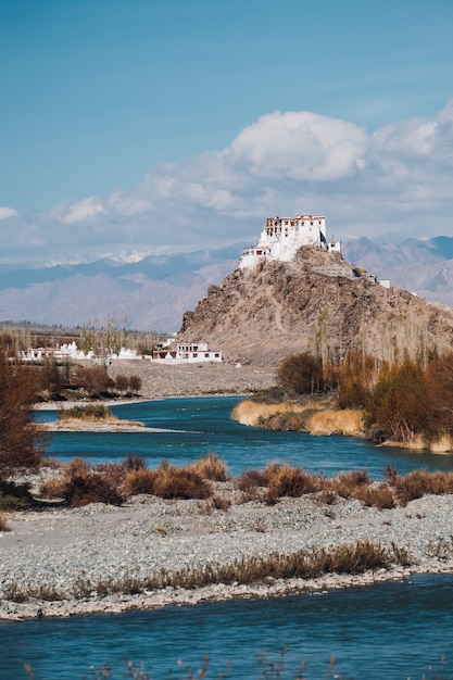 Leh Tempel Und Fluss In Leh Ladakh Indien Kostenlose Foto