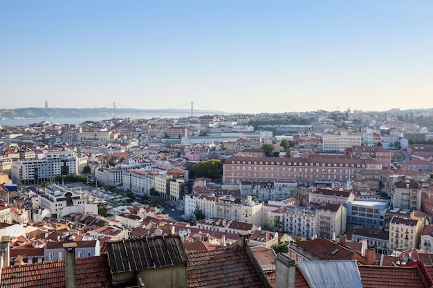 Kostenlose Foto Luftbild Von Lissabon Bedeckt In Gebauden Portugal