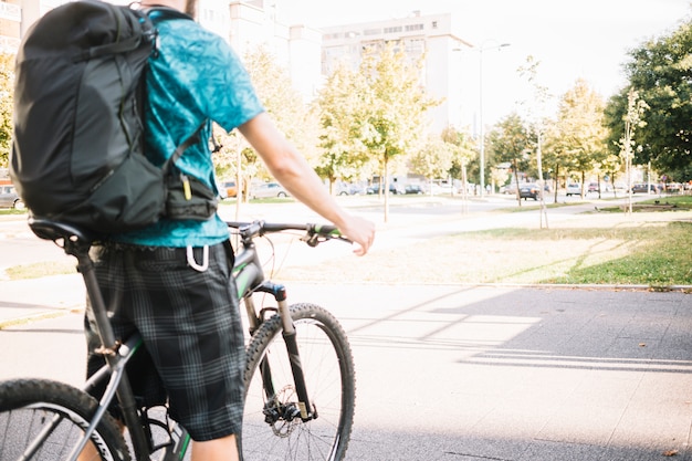 Mann mit fahrrad Kostenlose Fotos